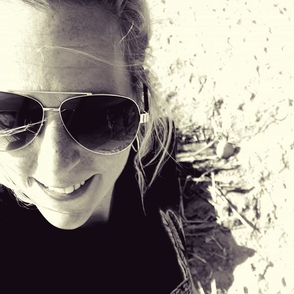 Meet your Posher, Carrie - Picture 1 of 1